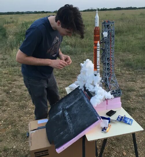 این تصاویر فضایی با لگو ساخته شدهاند