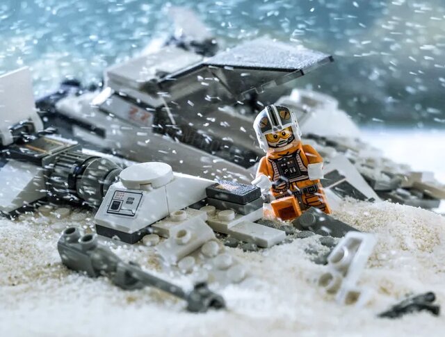 این تصاویر فضایی با لگو ساخته شدهاند