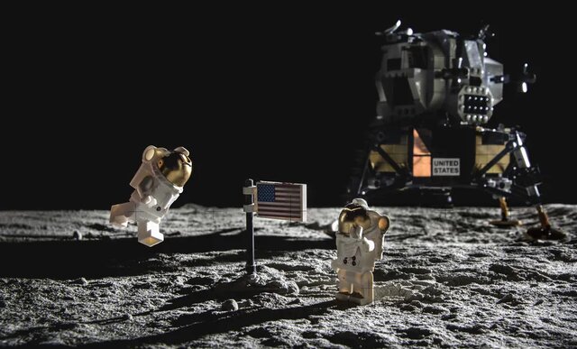 این تصاویر فضایی با لگو ساخته شدهاند