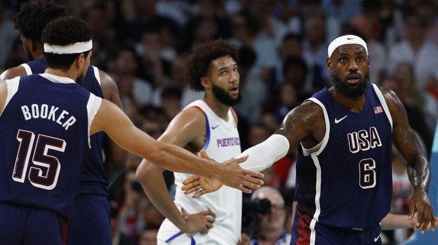 لبران جیمز: خوشحالم که کنار کری بودم