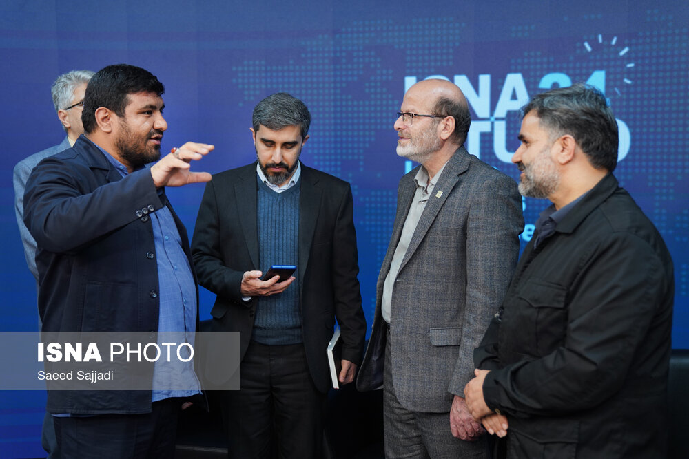 ۴۴ سال خودباوری