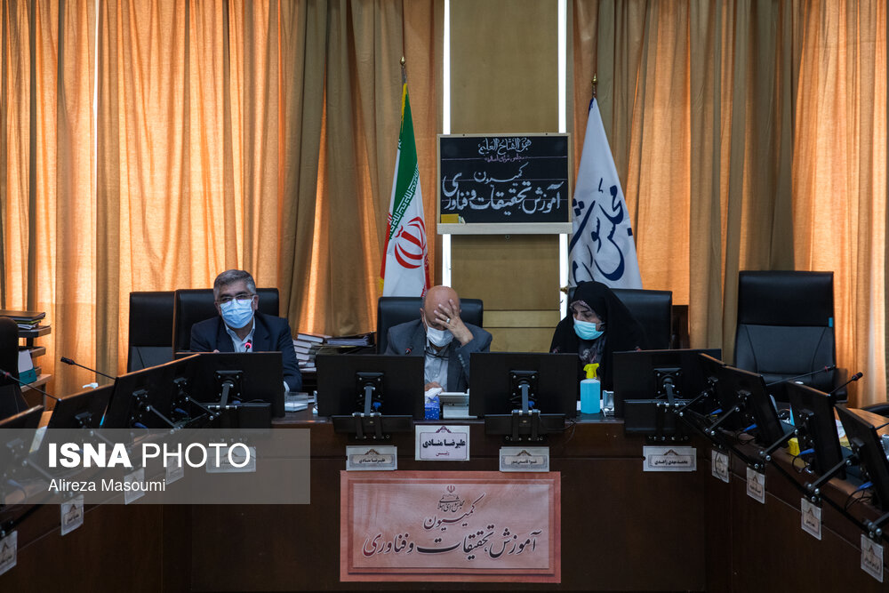 ۴۴ سال خودباوری