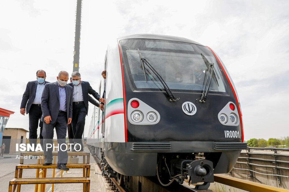 ۴۴ سال خودباوری