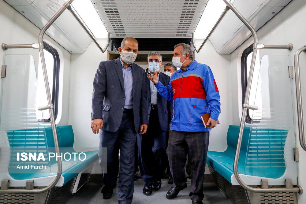 ۴۴ سال خودباوری