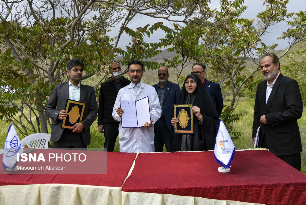 ۴۴ سال خودباوری
