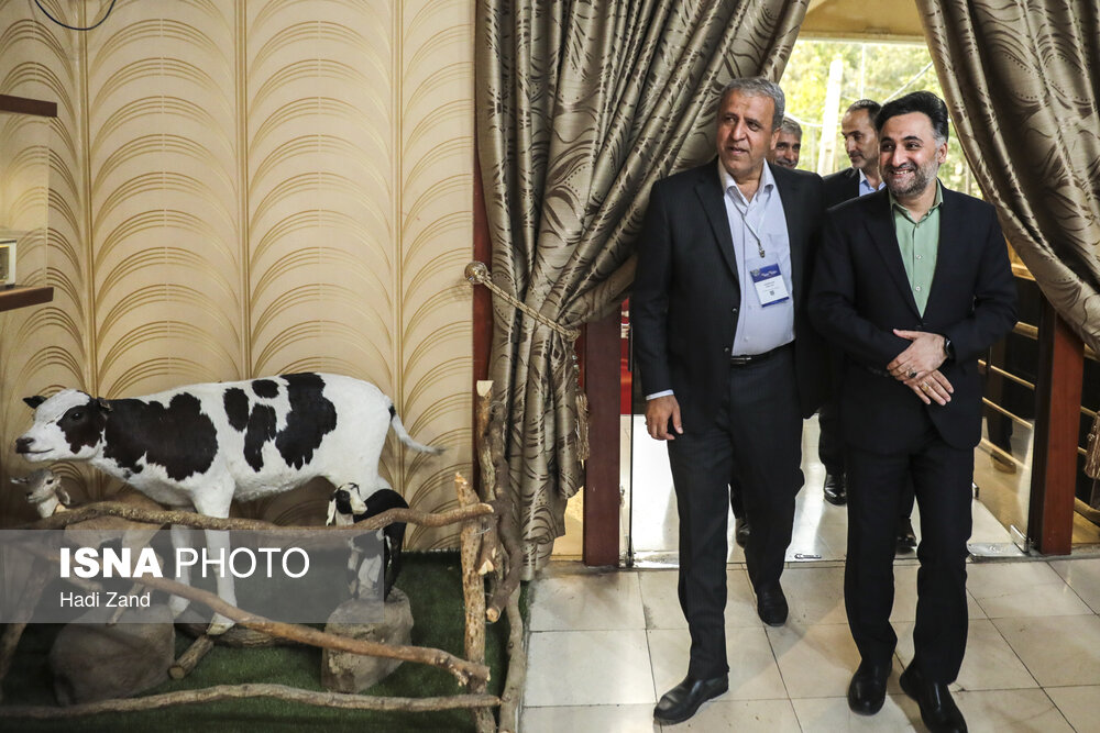 ۴۴ سال خودباوری