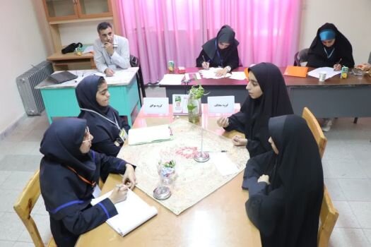 عکس تزئینی ست شرکت بیش از ۳۵ هزار دانشآموز سمنانی در مراحل سهگانه جشنواره خوارزمی استان