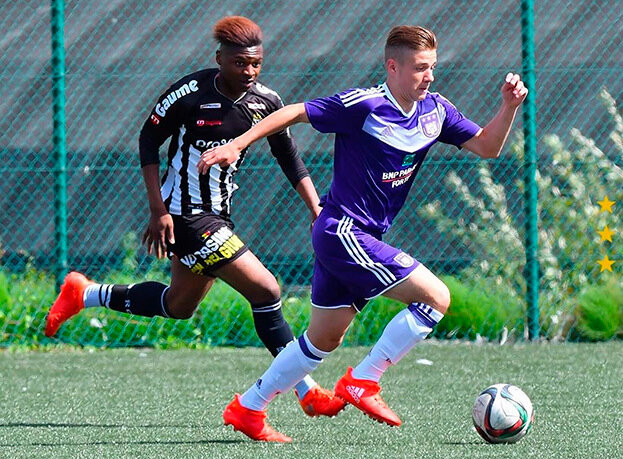 فوتبالیستی که بر بام دوچرخهسواری جهان ایستاد