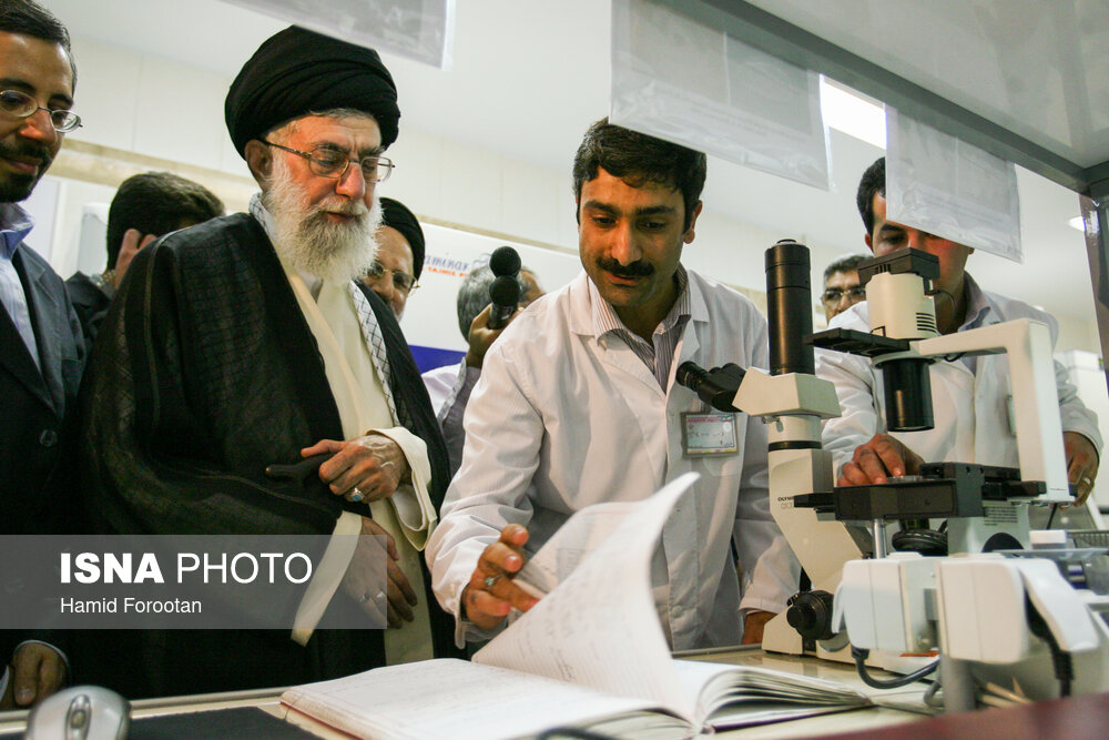 ۴۴ سال خودباوری