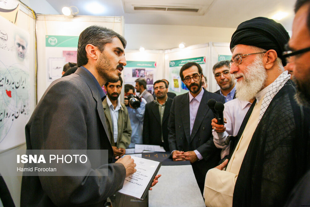 ۴۴ سال خودباوری