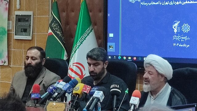 نصب و تعویض تابلو تصویر شهدای تهران در دستور کار شهرداری تهران نصب و تعویض تابلو تصویر شهدای تهران در دستور کار شهرداری تهران