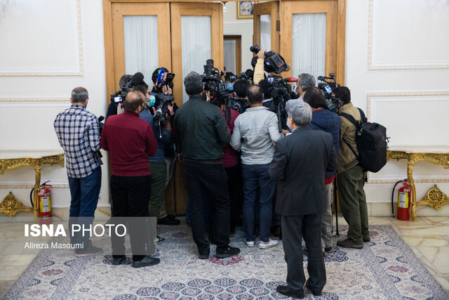 روایتهای ناگفته خبرنگاران مشهد؛ صدای بیصدای حقیقت