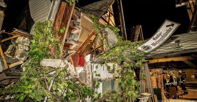 عکس: دویچه وله ریزش هتلی در آلمان؛ یک تن کشته و چندین تن گرفتار شدند