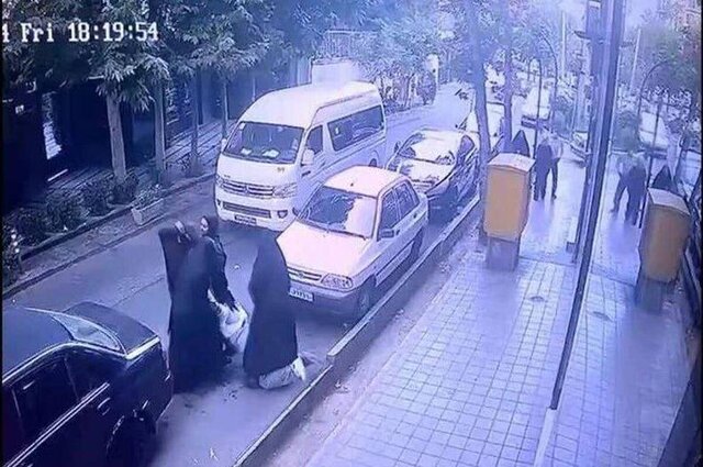 واکنش دادستان نظامی تهران به برخورد با دو دختر بر سر حجاب/ ماموران شناسایی و احضار شدند واکنش دادستان نظامی تهران به برخورد با دو دختر بر سر حجاب/ ماموران شناسایی و احضار شدند