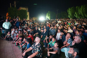 تماشای مسابقه فینال کشتی سعید اسماعیلی در پارک کرناسیان دزفول