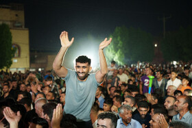 تماشای مسابقه فینال کشتی سعید اسماعیلی در پارک کرناسیان دزفول