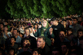 تماشای مسابقه فینال کشتی سعید اسماعیلی در پارک کرناسیان دزفول