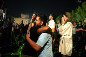 تماشای مسابقه فینال کشتی سعید اسماعیلی در پارک کرناسیان دزفول