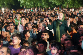 تماشای مسابقه فینال کشتی سعید اسماعیلی در پارک کرناسیان دزفول