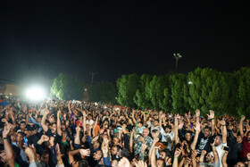 تماشای مسابقه فینال کشتی سعید اسماعیلی در پارک کرناسیان دزفول