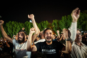 تماشای مسابقه فینال کشتی سعید اسماعیلی در پارک کرناسیان دزفول