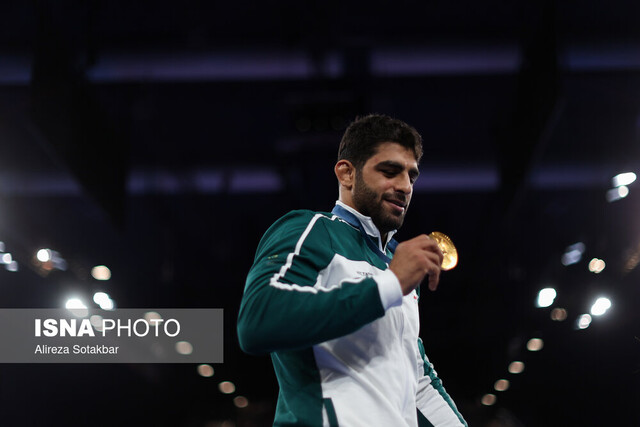 ترک زودهنگام مراسم برترین ورزشکاران سال توسط هادی ساروی ترک زودهنگام مراسم برترین ورزشکاران سال توسط هادی ساروی