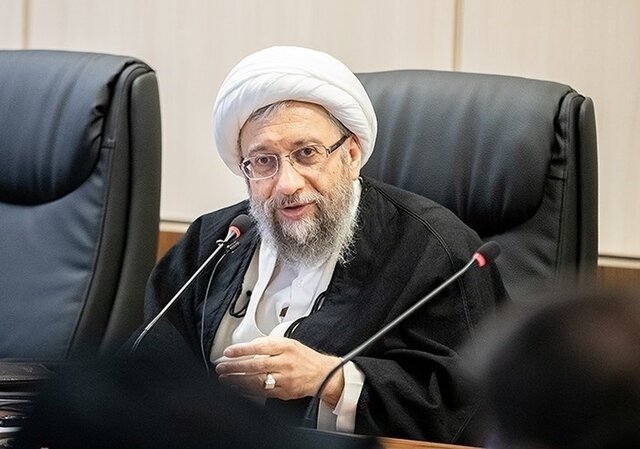 تاکید آملی لاریجانی بر پیگیری حقوقی و اجرایی قوای سه گانه از