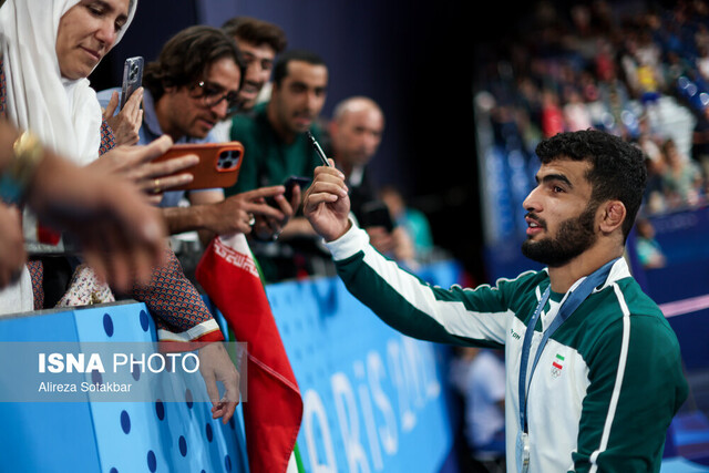 کولاک دلاور ایذهای کشتی ایران در پاریس کولاک دلاور ایذهای کشتی ایران در پاریس