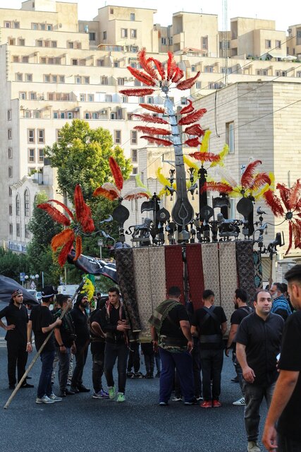 گزارش ایسنا از قافله تعزیهداران در محله سعادتآباد +عکس