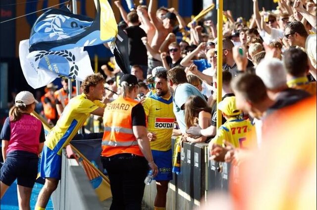 تصویر آرشیوی است. پاس گل صیادمنش در شب شکست وسترلو