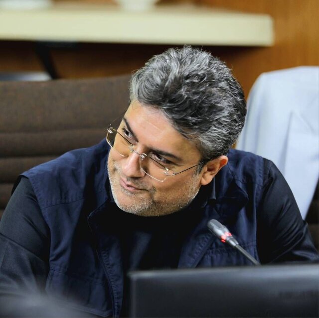 تقویت تولید ملی، تنها راه افزایش قدرت چانه زنی خارجی است تقویت تولید ملی، تنها راه افزایش قدرت چانه زنی خارجی است