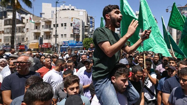 بازداشت دهها فلسطینی توسط ماموران رامالله به دلیل شرکت در راهپیمایی محکومیت ترور هنیه