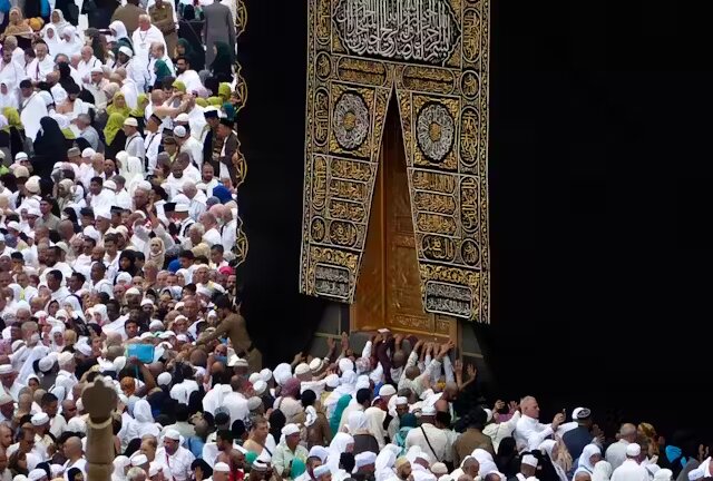 عمره با وجود تهدیدها و در شرایط خاص منطقه ادامه دارد عمره با وجود تهدیدها و در شرایط خاص منطقه ادامه دارد