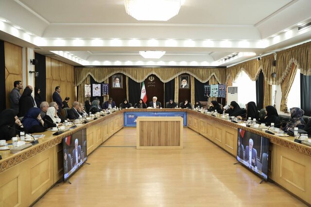 عارف: نقدها در راستای حرکت به جلوی کشور باشد عارف: نقدها در راستای حرکت به جلوی کشور باشد