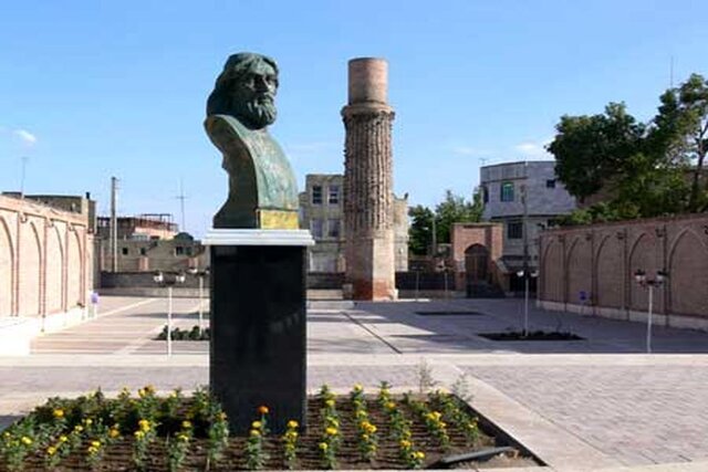 منارهای مزین به شاخهای قوچ