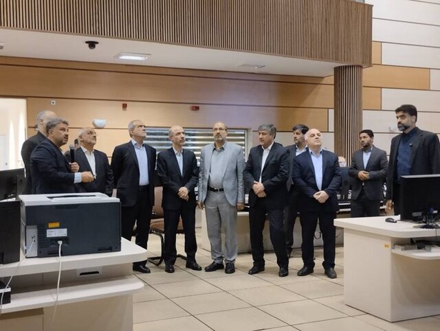 حضور پزشکیان در دیسپاچینگ برق/ تقدیر از تلاشهای مجموعه صنعت برق کشور حضور پزشکیان در دیسپاچینگ برق/ تقدیر از تلاشهای مجموعه صنعت برق کشور