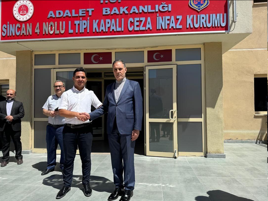 دیدار سفیر ایران با زندانیان ایرانی در ترکیه