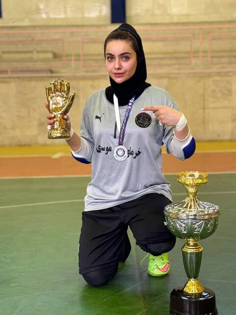 سکوهای برتر فوتسال کارگری کشور در اختیار دختران خوزستانی