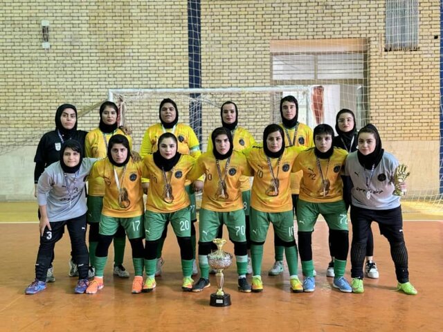 سکوهای برتر فوتسال کارگری کشور در اختیار دختران خوزستانی