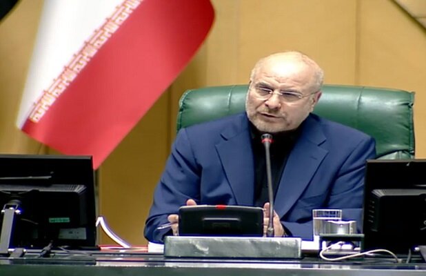 قالیباف درگذشت محمود حکیمی را تسلیت گفت قالیباف درگذشت محمود حکیمی را تسلیت گفت