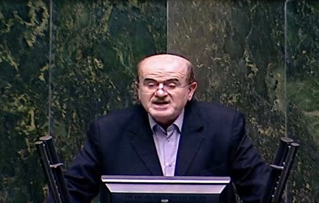 لاهوتی: وزیر نیرو در مجلس درباره علت افزایش نرخ برق توضیح دهد لاهوتی: وزیر نیرو در مجلس درباره علت افزایش نرخ برق توضیح دهد