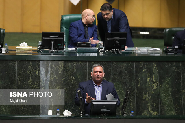 حسینی: «همتی» پس از خروج از برجام ذخیره ارزی کشور را حفظ کرد