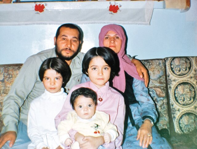 ضد انقلاب همسرم را زنده سوزاندند و شهید کردند ضد انقلاب همسرم را زنده سوزاندند و شهید کردند