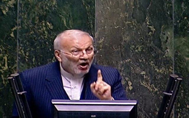 متکی: غنی‌سازی و حفظ اقتدار دفاعی ایران قابل مذاکره نیست