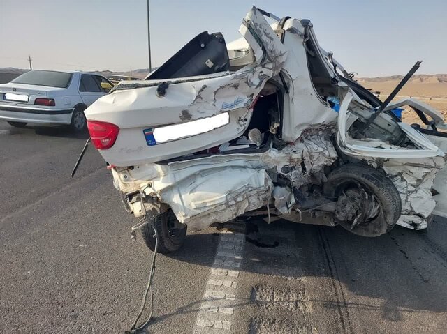 تصادف زنجیرهای در اتوبان قم _ تهران دو فوتی برجای گذاشت تصادف زنجیرهای در اتوبان قم _ تهران دو فوتی برجای گذاشت