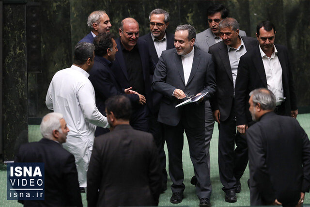 ویدیو/ موافقان و مخالفان وزیر پیشنهادی امور خارجه چه گفتند؟ ویدیو/ موافقان و مخالفان وزیر پیشنهادی امور خارجه چه گفتند؟