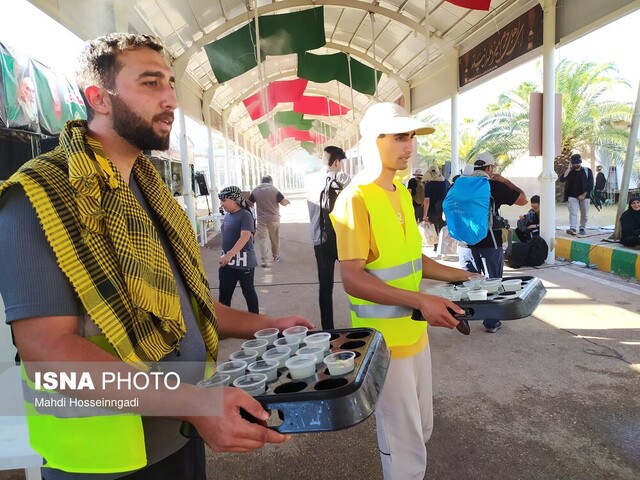 خدمات‌رسانی موکب شهدای آستارا به زائران اربعین در مرز خسروی