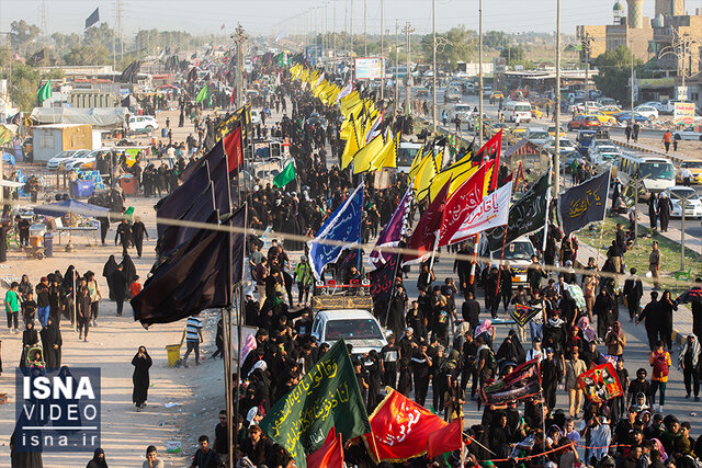 ویدیو/ راهپیمایی زائران اربعین حسینی(ع) در دیوانیه عراق ویدیو/ راهپیمایی زائران اربعین حسینی(ع) در دیوانیه عراق