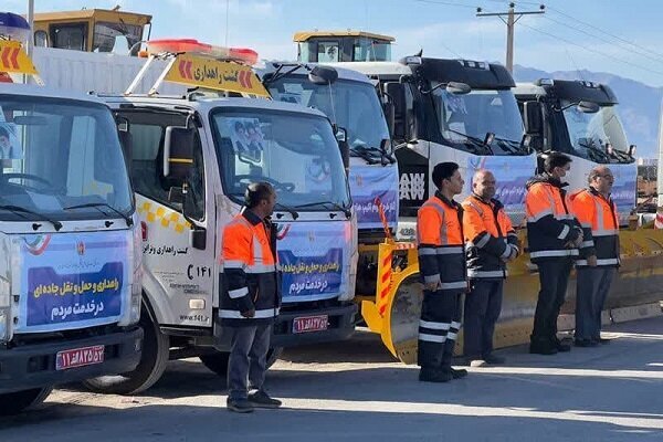 استقرار اکیپهای خدماترسان راهداری استان سمنان در پایانه مرزی مهران