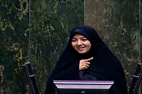 زهرا سعیدی مبارکه، سخنگوی کمیسیون صنایع و معادن مجلس موافقت کمیسیون صنایع و معادن مجلس با وزیر پیشنهادی صنعت، معدن و تجارت